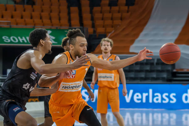 面对强大的 面对强大的